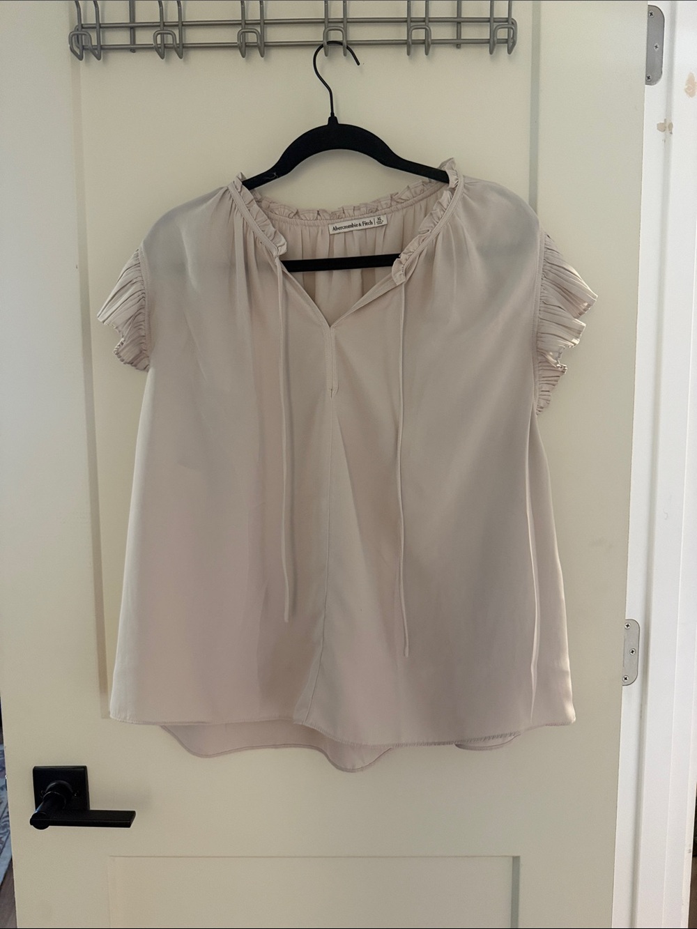 Abercrombie & Fitch Cream Tie-Neck Ruffle Sleeve Blouse